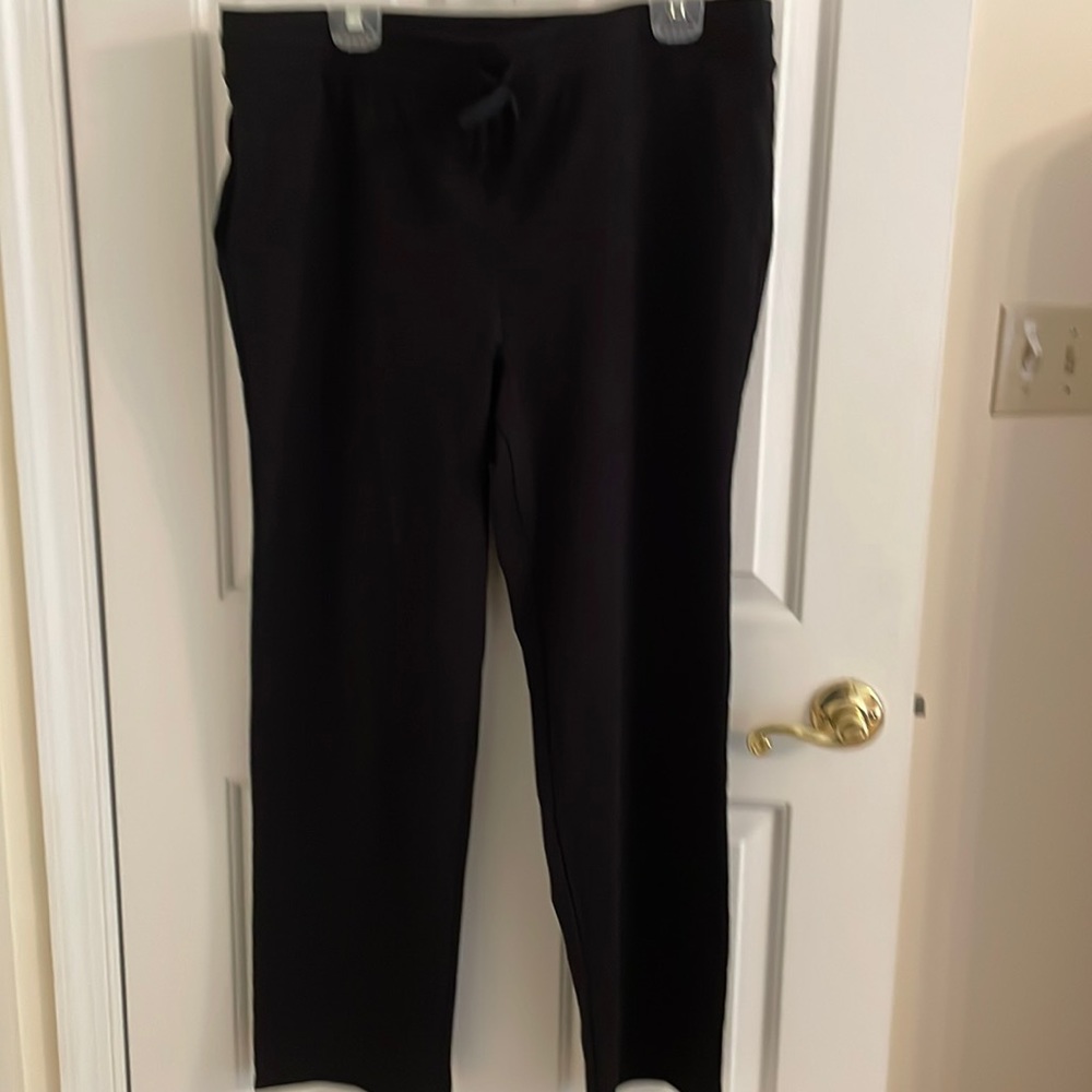 Karen Scott sport pants side pockets 95%cotton 5 spandex